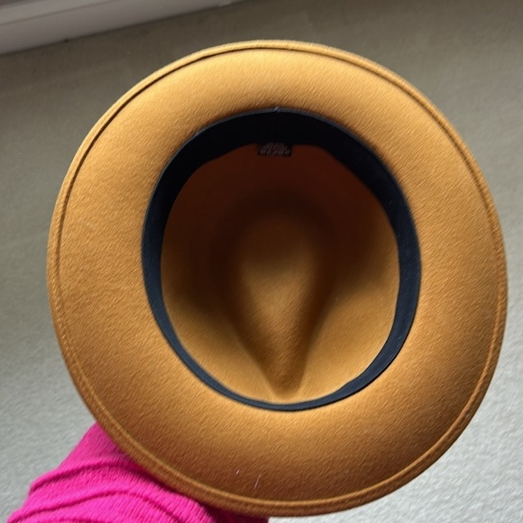 Wool Fedora Brown/Mustard. One size: approx inside measurement: 22 1/4” - Picture 3 of 7
